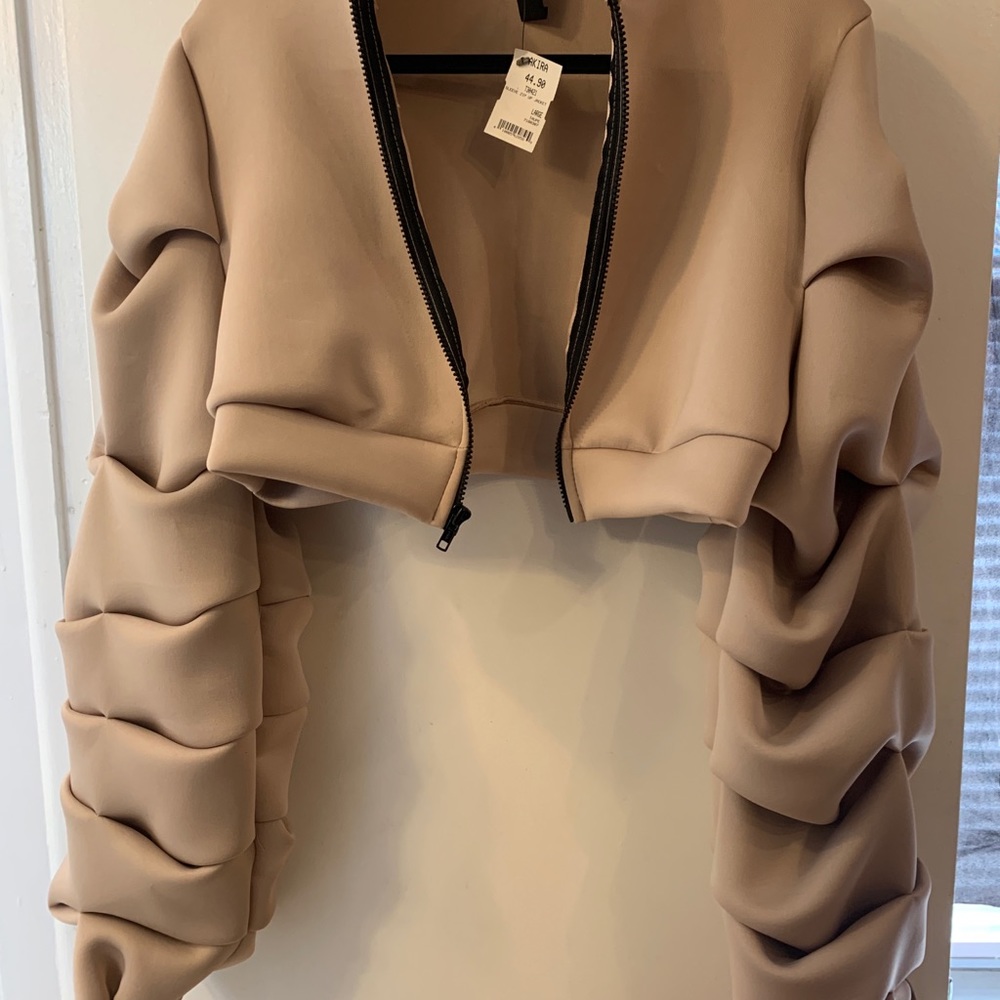 TURN IT UP OVERSIZED SLEEVE JACKET